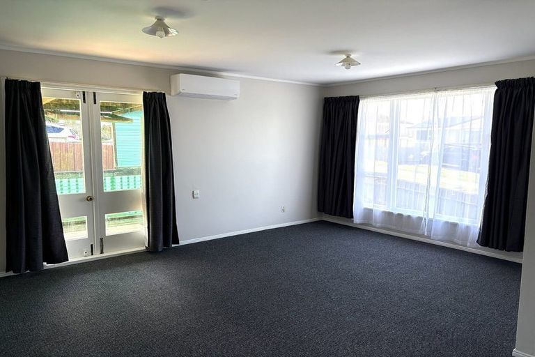 Photo of property in 2 Capella Place, Manurewa, Auckland, 2102