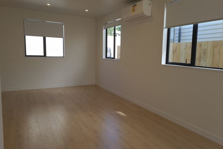 Photo of property in 15 Walsall Street, Addington, Christchurch, 8024