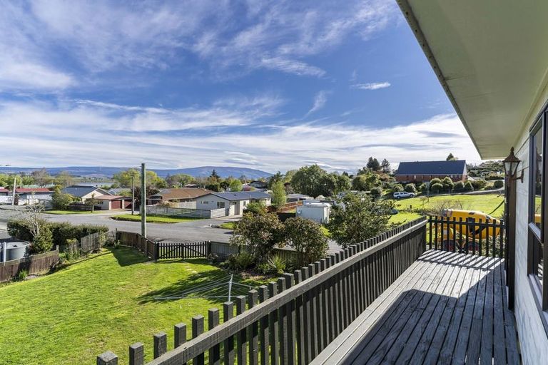 Photo of property in 11 Greenhithe Street, Waihola, Milton, 9073