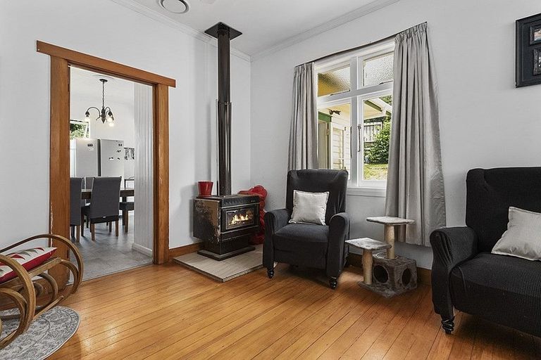 Photo of property in 64 Kaitemako Road, Welcome Bay, Tauranga, 3112