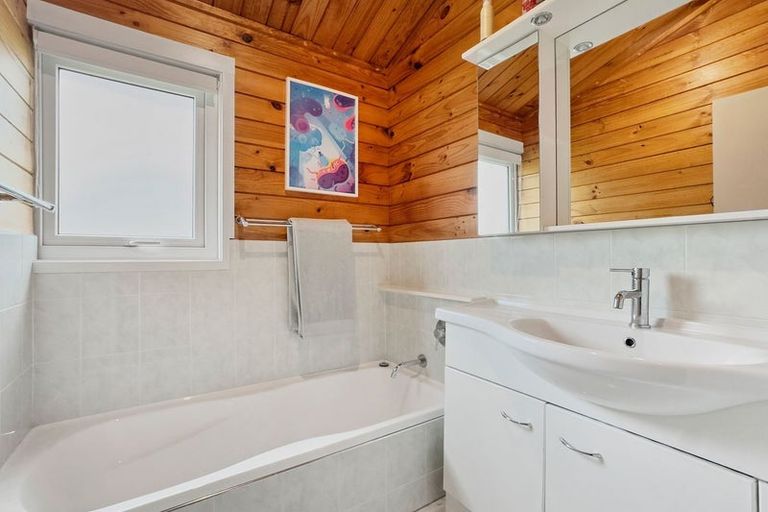 Photo of property in 12 Dalmahoy Place, Wattle Downs, Auckland, 2103