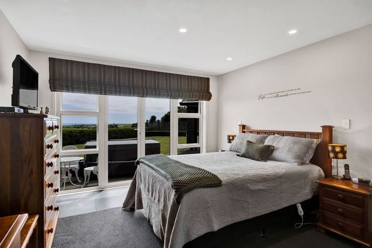 Photo of property in 253 Lwr Pitone Road, Pitone, New Plymouth, 4374