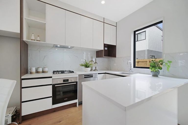 Photo of property in 9 Arapapa Road, Papakura, 2110