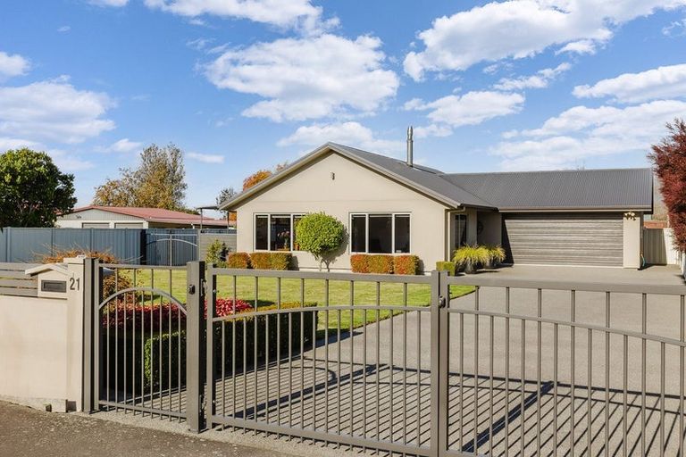 Photo of property in 21 Chamberlain Road, Masterton, 5888
