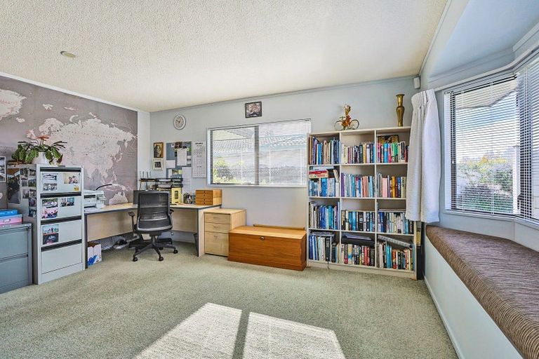 Photo of property in 102 Church Road, Taradale, Napier, 4112