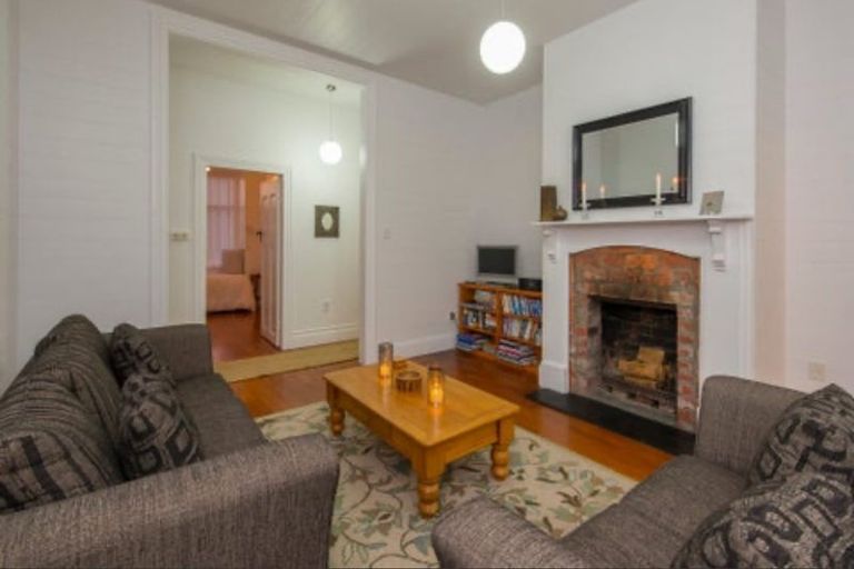 Photo of property in 3 Aorangi Terrace, Thorndon, Wellington, 6011