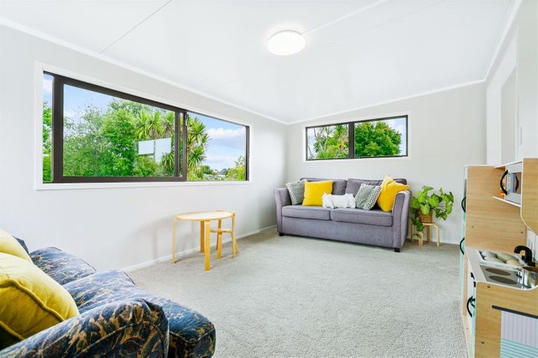 Photo of property in 13 Hewlett Road, Massey, Auckland, 0614