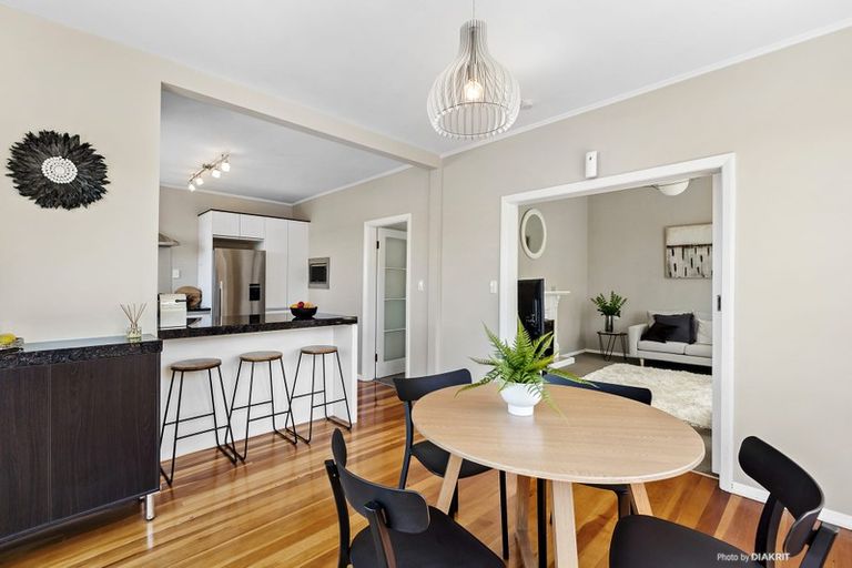 Photo of property in 23 Freyberg Street, Lyall Bay, Wellington, 6022