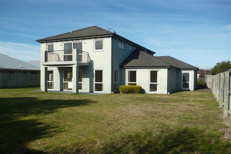 Photo of property in 20 Linkwater Way, Parklands, Christchurch, 8083