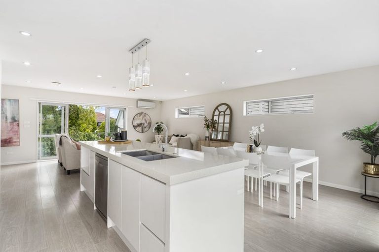 Photo of property in 17 Richard Avenue, Bucklands Beach, Auckland, 2014