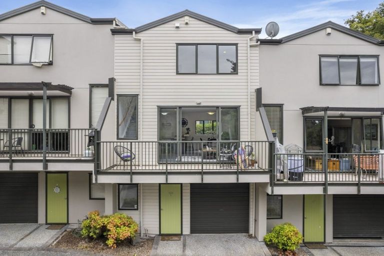 Photo of property in 8a Flynn Street, Birkdale, Auckland, 0626