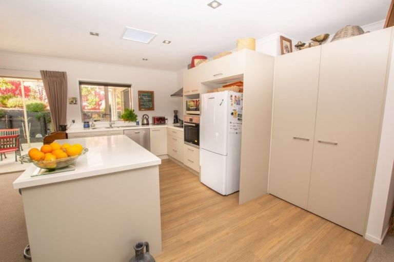 Photo of property in 45 Ballintoy Park Drive, Welcome Bay, Tauranga, 3175