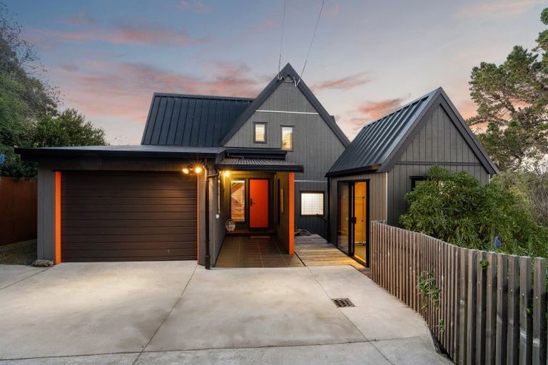 Photo of property in 10 Tuawera Terrace, Clifton, Christchurch, 8081