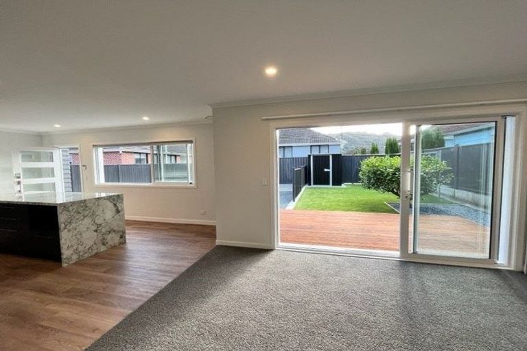 Photo of property in 108a Strand Crescent, Naenae, Lower Hutt, 5011