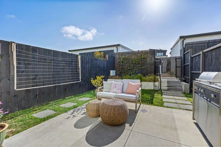 Photo of property in 8 Joshua Carder Drive, Hobsonville, Auckland, 0616