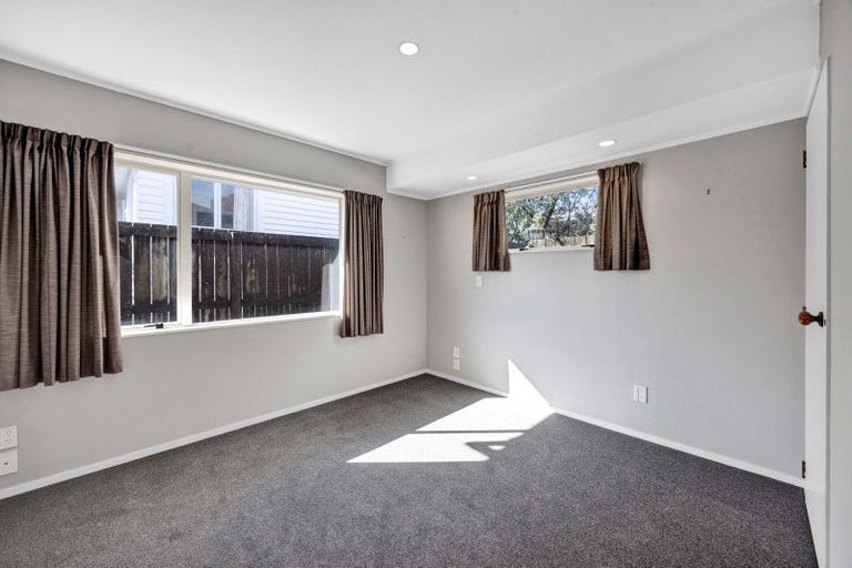 Photo of property in 2/59 Wallath Road, Westown, New Plymouth, 4310