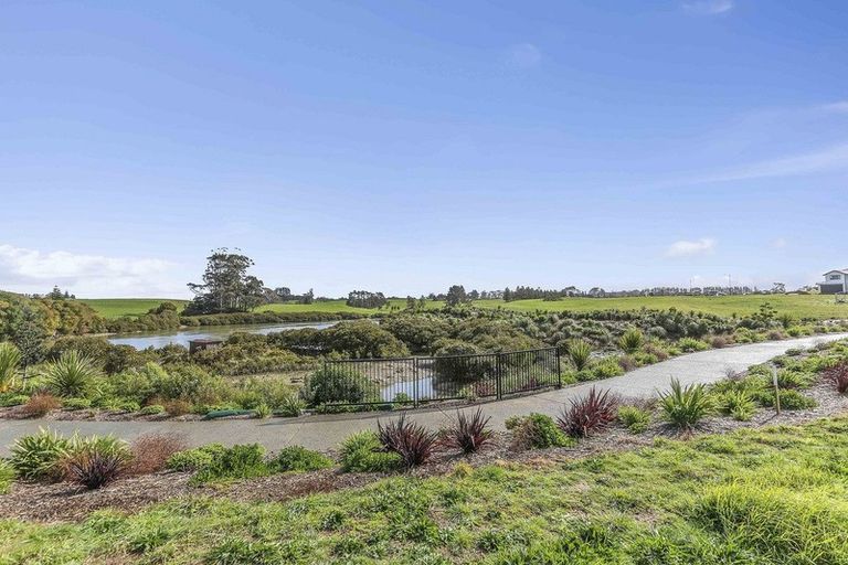 Photo of property in 14 Fort Lincoln Loop, Karaka, Papakura, 2113