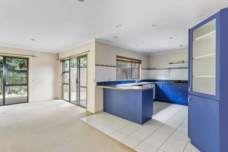 Photo of property in 10 Egret Court, Unsworth Heights, Auckland, 0632