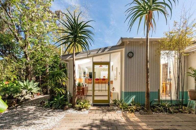 Photo of property in 121 Wellington Road, Paekakariki, 5034