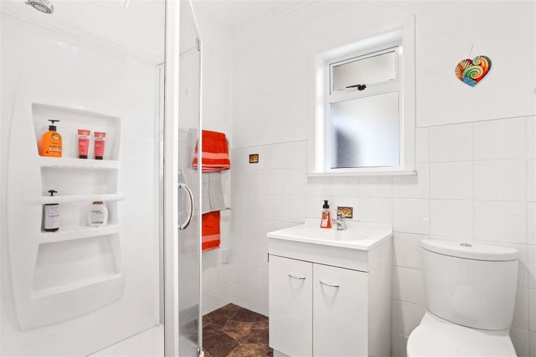 Photo of property in 40 Parker Avenue, New Lynn, Auckland, 0600