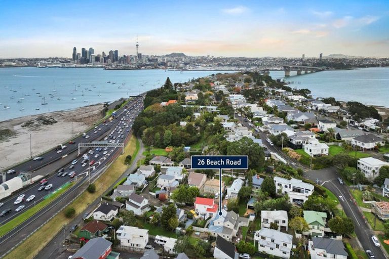 Photo of property in 1/14 Beach Road, Northcote Point, Auckland, 0627