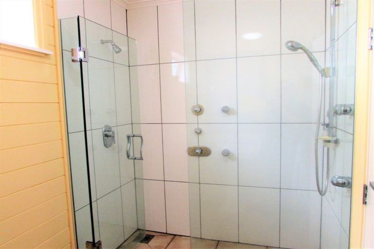 Photo of property in 11 Mckinley Crescent, Brooklyn, Wellington, 6021