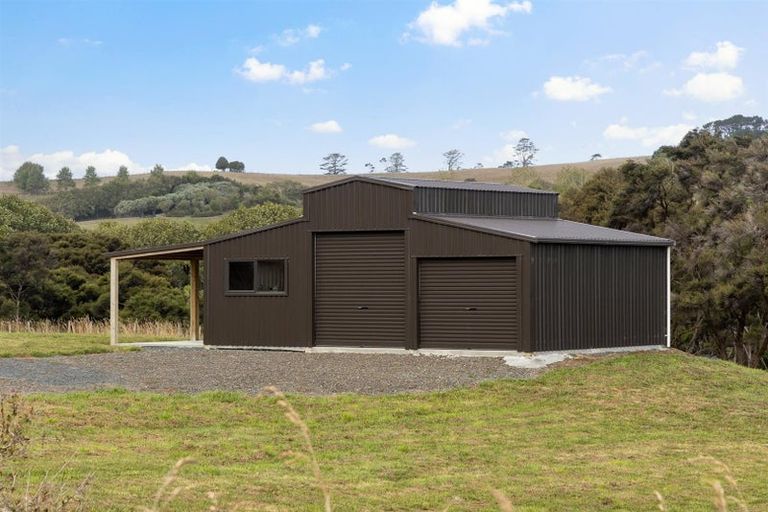 Photo of property in 1056 Peak Road, Helensville, 0875