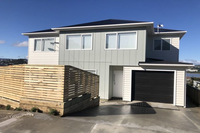 Photo of property in 7b Ron Parlane Place, Titahi Bay, Porirua, 5022