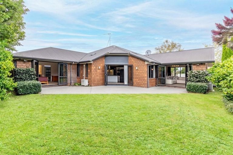 Photo of property in 48 Wiltshire Drive, Huntington, Hamilton, 3210