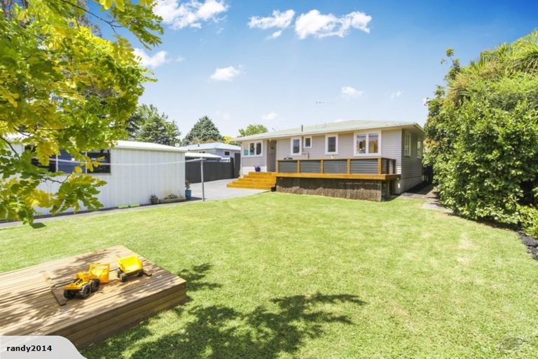 Photo of property in 12 Lucinda Place, Glen Eden, Auckland, 0602