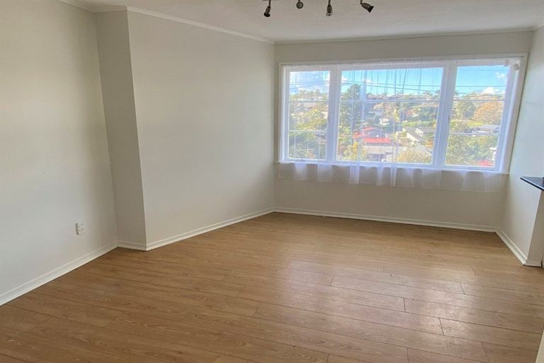 Photo of property in 33 Matipo Road, Mairangi Bay, Auckland, 0630