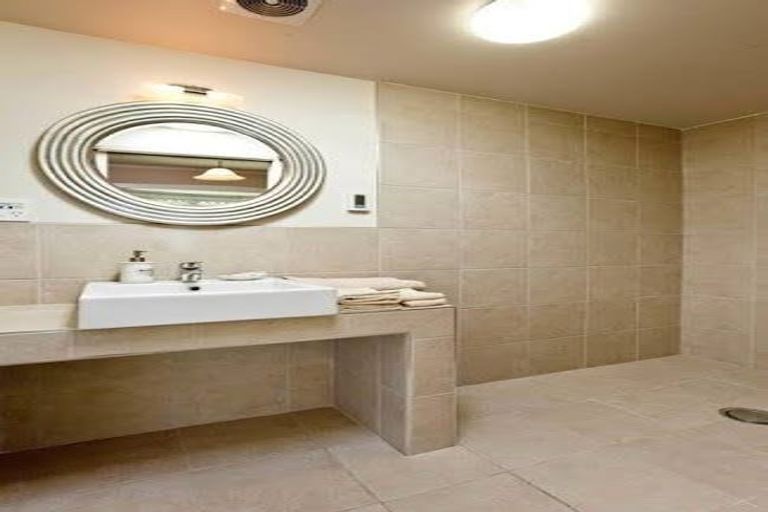 Photo of property in 32 Eltham Road, Blenheim, 7201