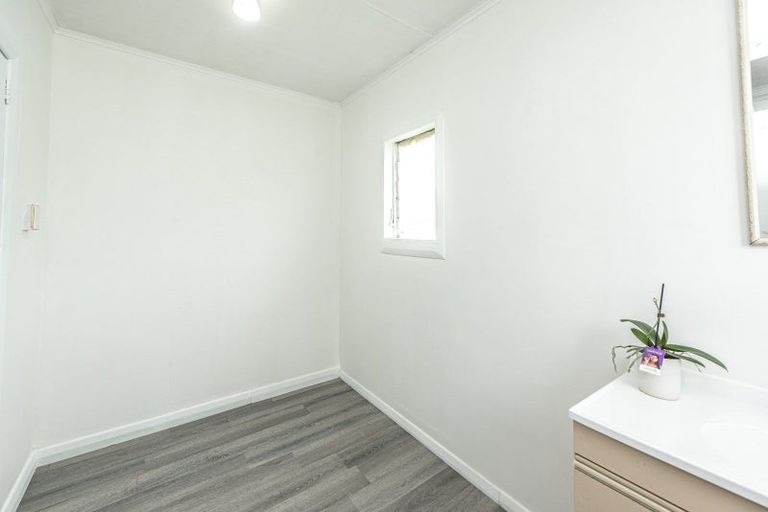 Photo of property in 40 Hussey Street, Waverley, 4510