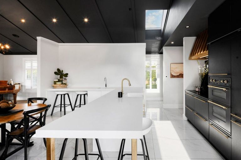 Photo of property in 83 Saint Kilda Road, Cambridge, 3434