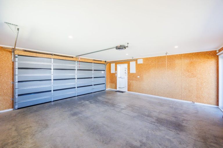Photo of property in 26 Sardinia Grove, Fitzherbert, Palmerston North, 4410