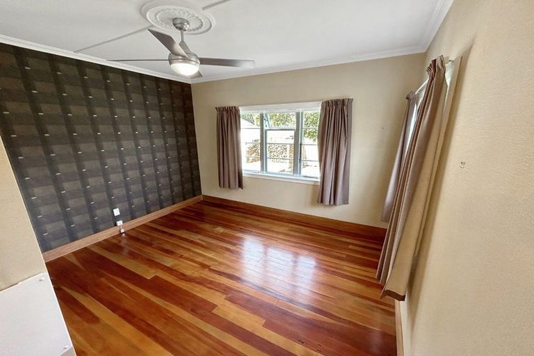 Photo of property in 32 Mcmaster Street, Greytown, 5712