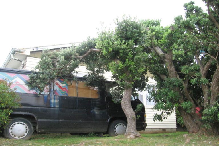 Photo of property in 6 Southgate Road, Southgate, Wellington, 6023