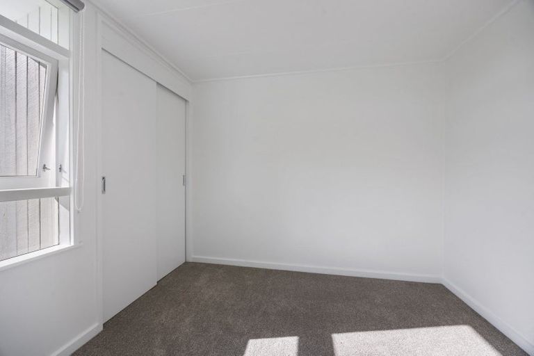 Photo of property in 6 Calgher Avenue, Waitara, 4320