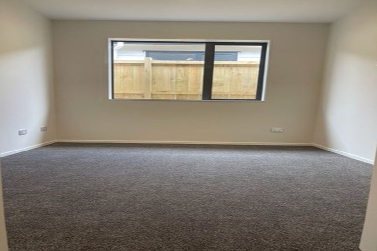 Photo of property in 22 Rorotu Avenue, Karaka, 2113