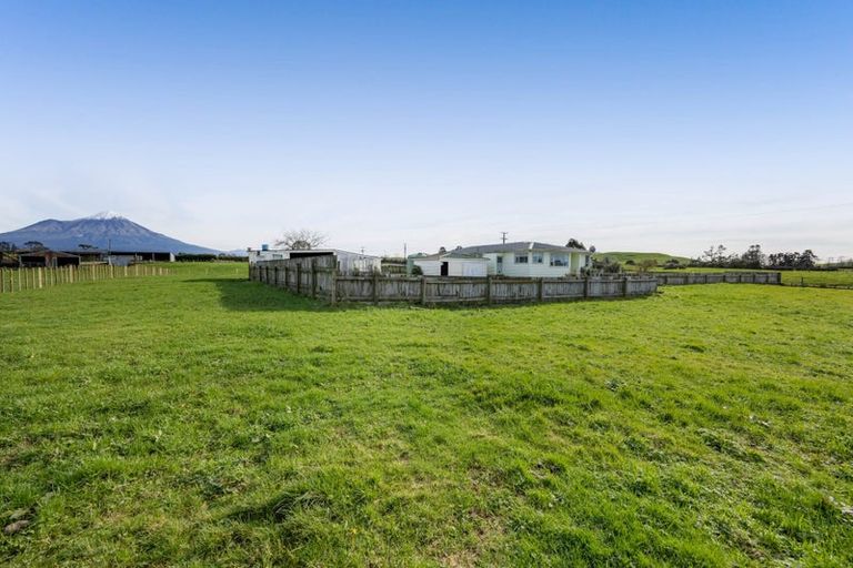 Photo of property in 198 Beaconsfield Road, Midhirst, Stratford, 4394