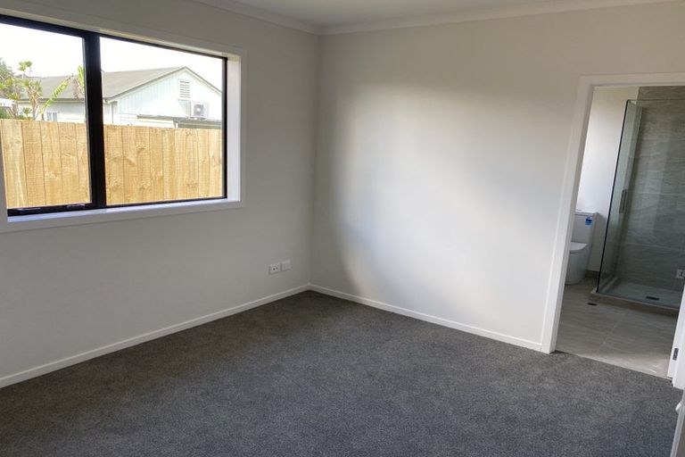 Photo of property in 27u2 Norman Street, Nawton, Hamilton, 3200