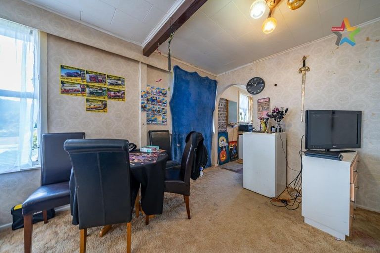 Photo of property in 29 Bird Grove, Stokes Valley, Lower Hutt, 5019