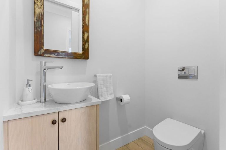 Photo of property in 9 Lamont Place, Waikanae, 5036