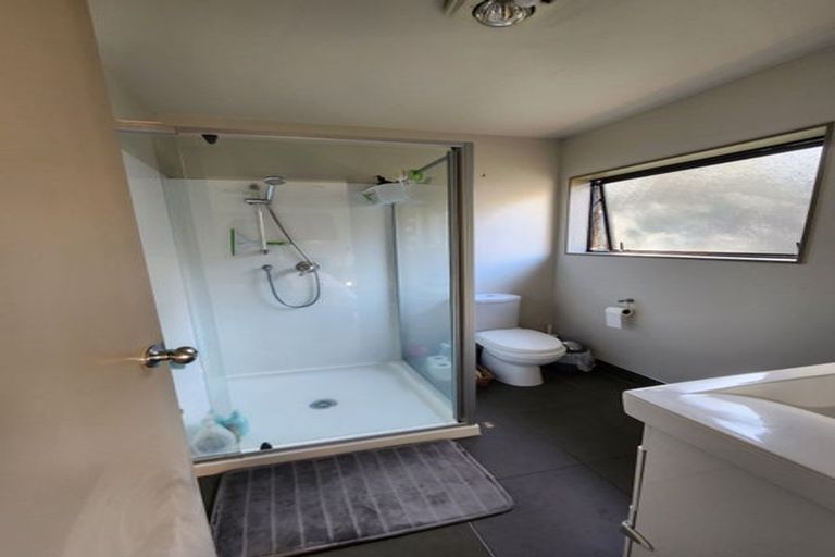 Photo of property in 17b Scotstoun Place, Glen Eden, Auckland, 0602