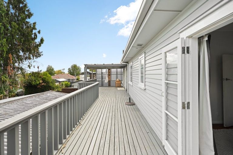 Photo of property in 36 Forest Lake Road, Forest Lake, Hamilton, 3200