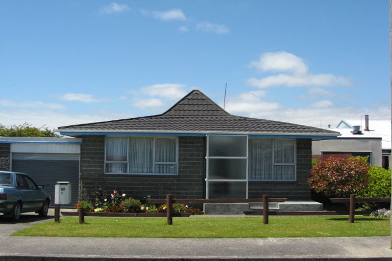 Photo of property in 27 Romilly Street, Westport, 7825