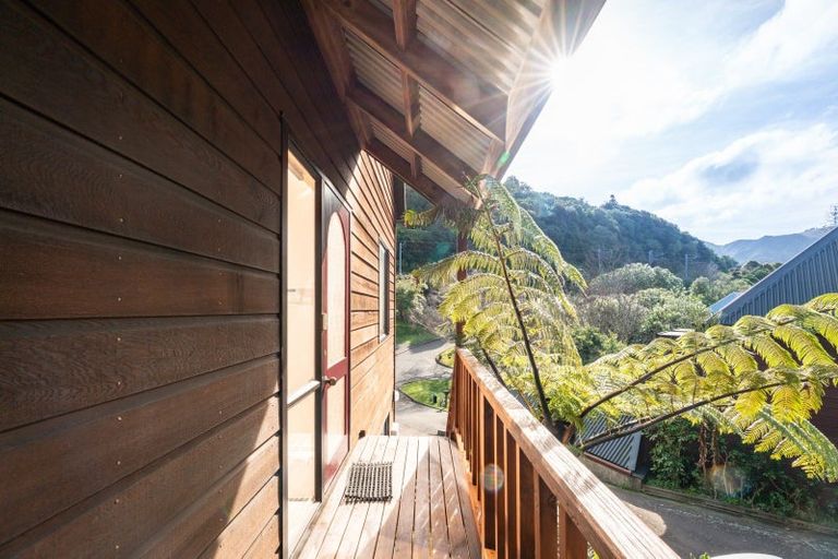 Photo of property in 13 Bendbrook Way, Ngaio, Wellington, 6035