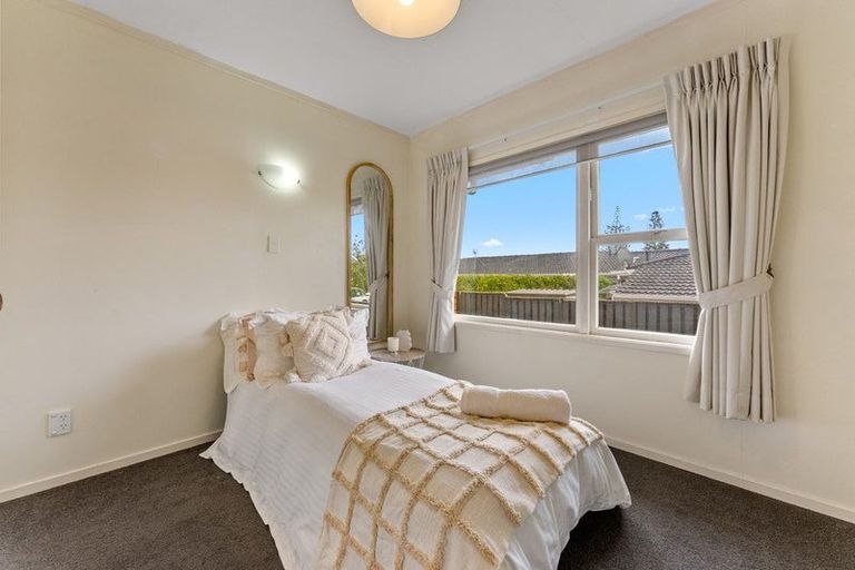 Photo of property in 1/4 Waterloo Road, Milford, Auckland, 0620