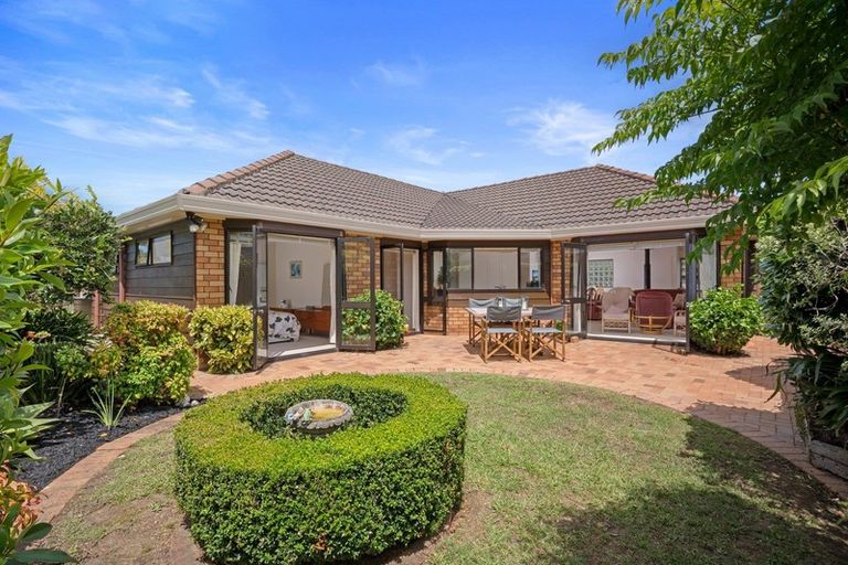 Photo of property in 2/12 Stratford Avenue, Milford, Auckland, 0620