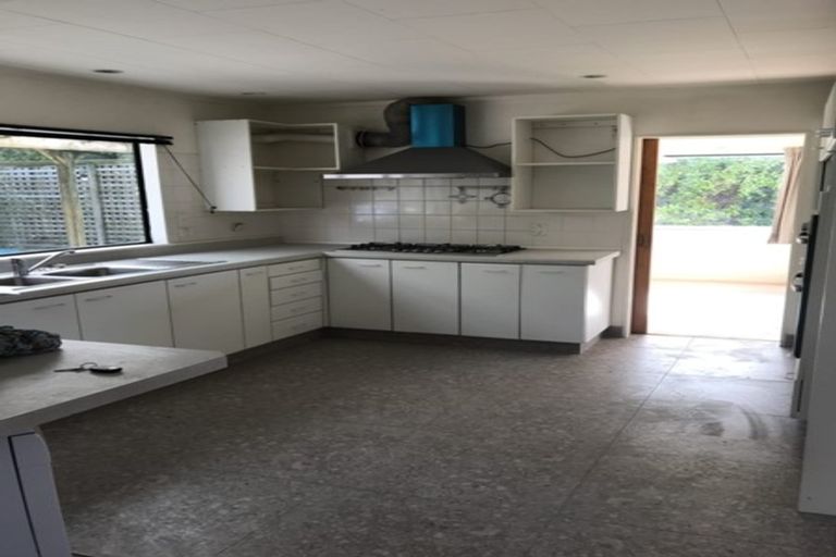 Photo of property in 17 Shastri Terrace, Khandallah, Wellington, 6035